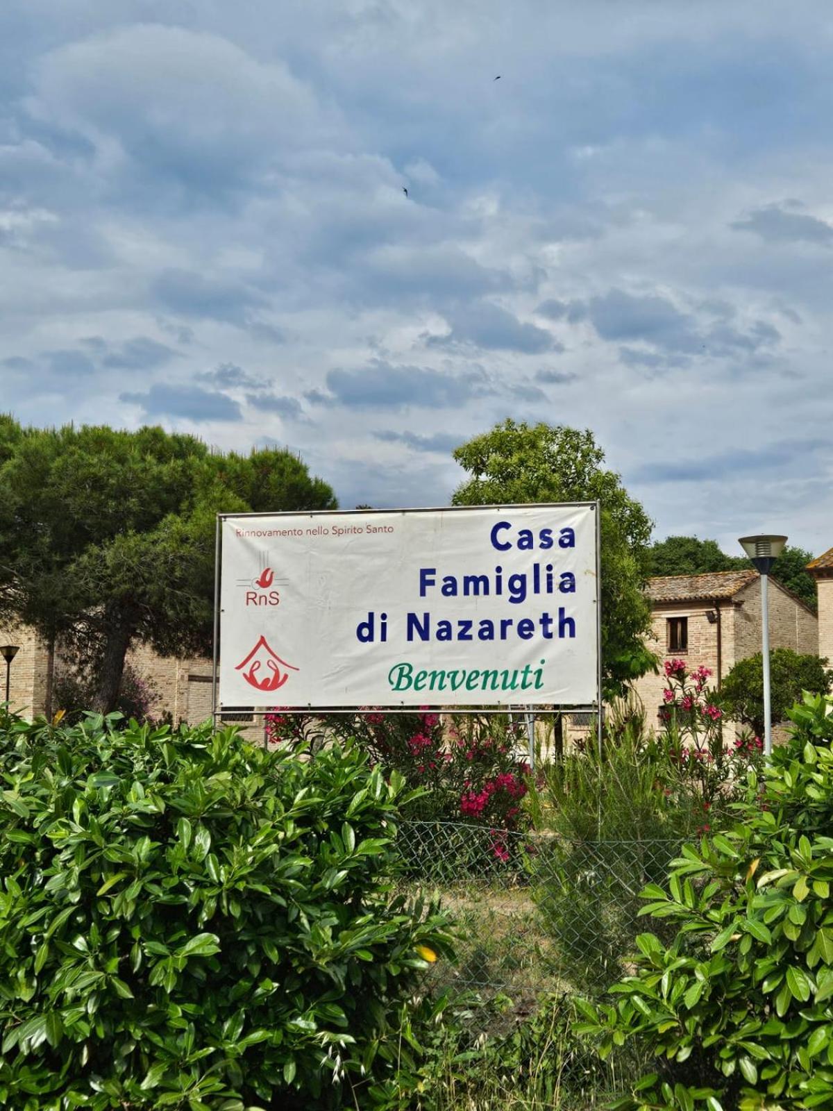 Casa Famiglia Di Nazareth Hotel Loreto Kültér fotó